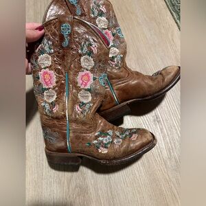 Embroidered Brown Leather Cowboy Boots